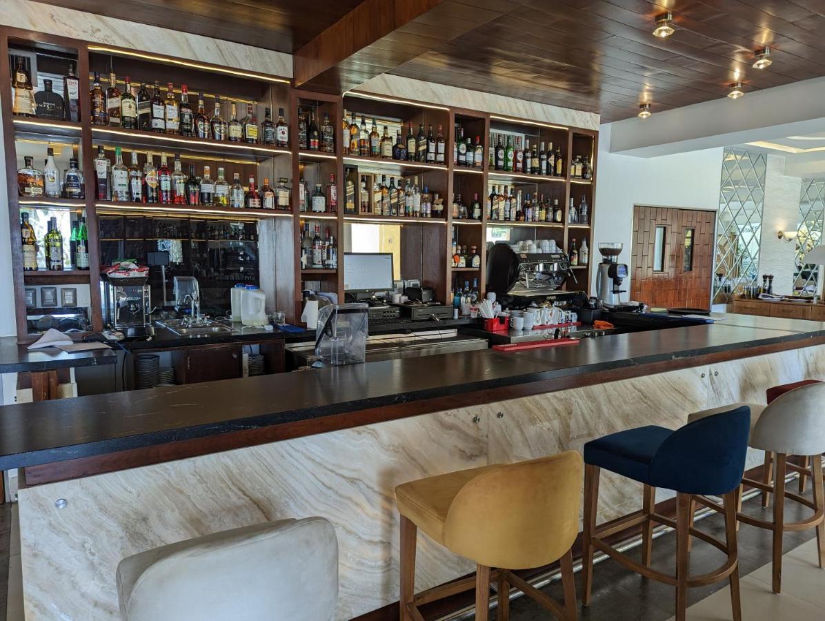 Hacienda Samana Bay Hotel Exterior foto The bar at the hotel